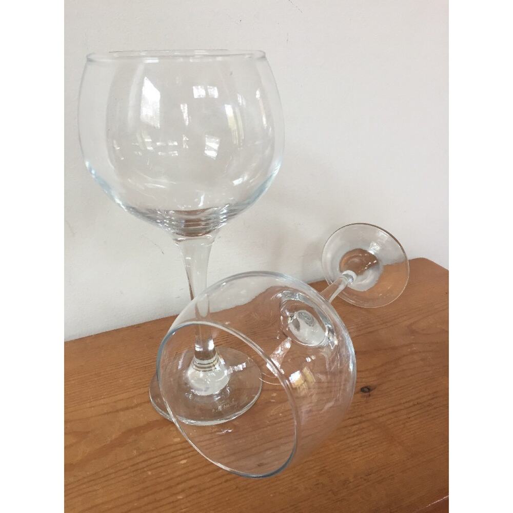 Pair 2 Vintage Bill Healy Signed Stemmed Red Wine Bucket Drinking Glasses Clear